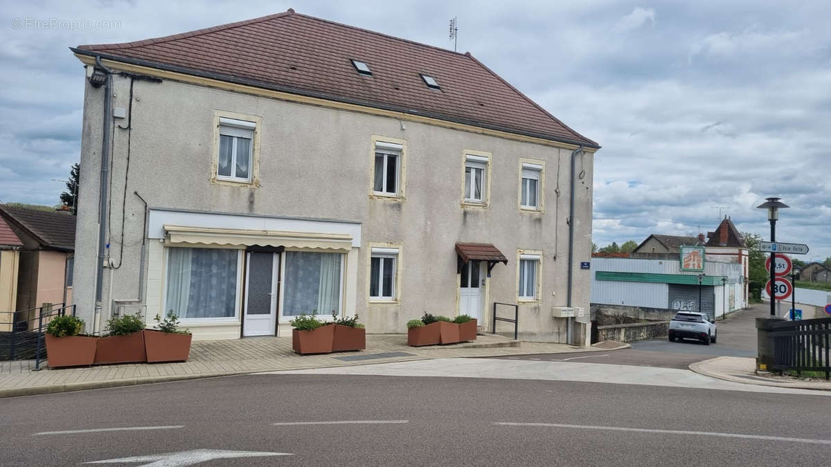 Appartement à PARAY-LE-MONIAL