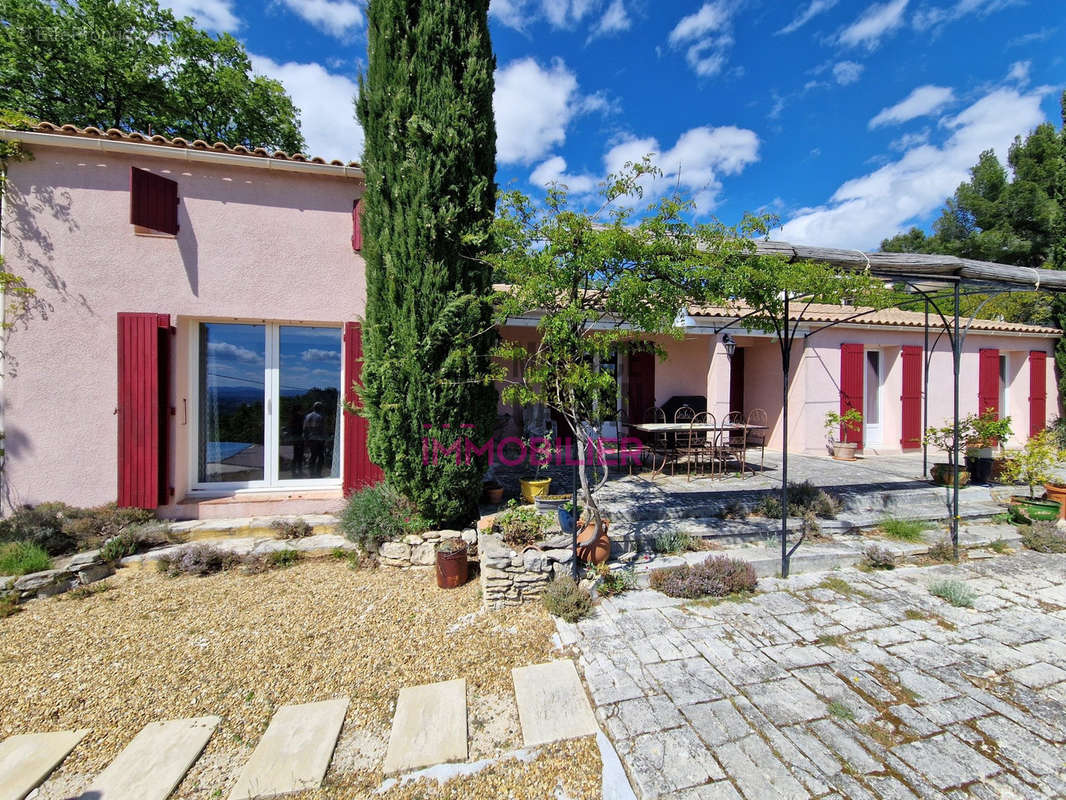 Maison à L&#039;ISLE-SUR-LA-SORGUE