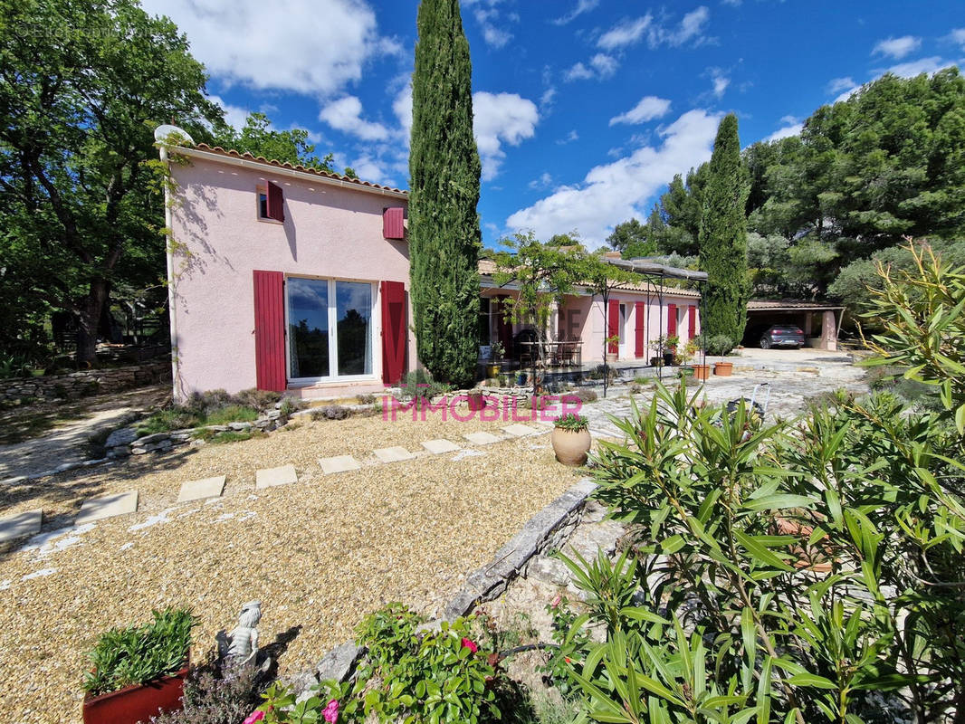 Maison à L&#039;ISLE-SUR-LA-SORGUE