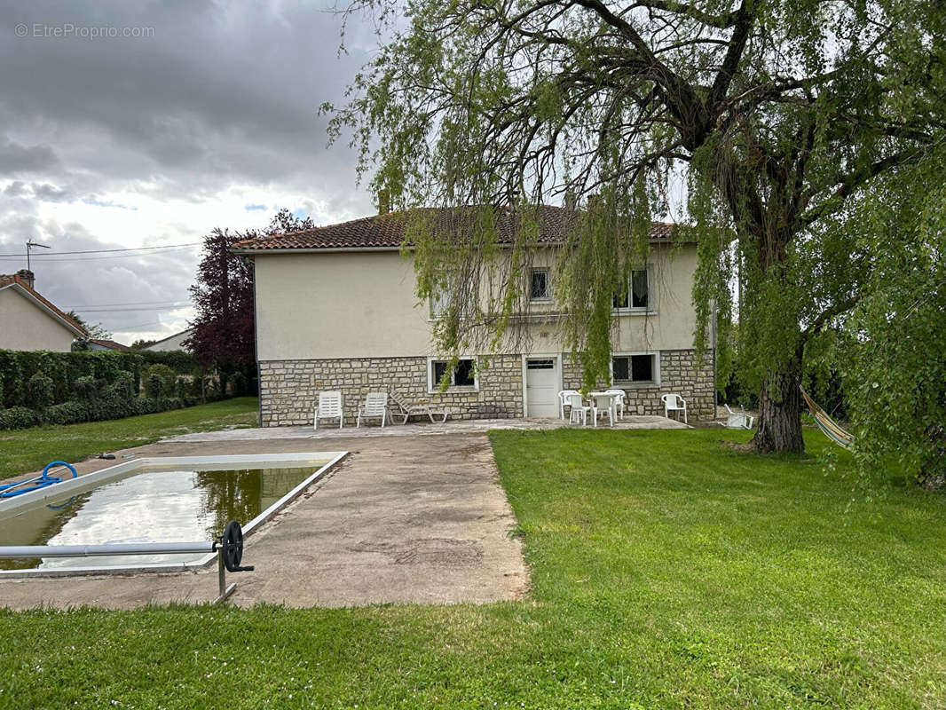 Maison à RIVIERES