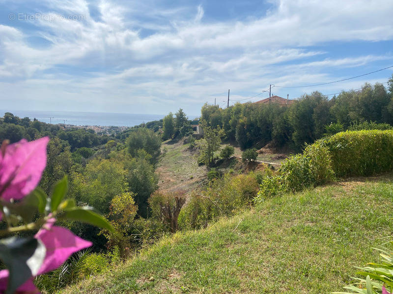 Terrain à CAGNES-SUR-MER