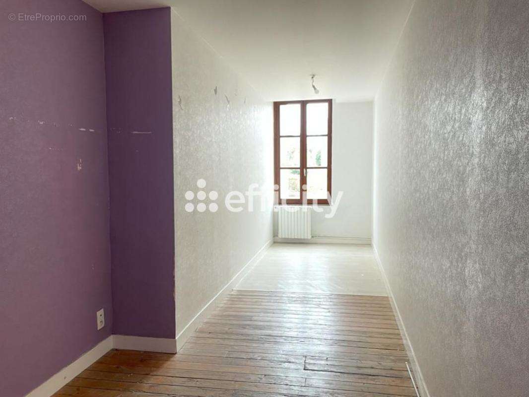 Appartement à CHERRE