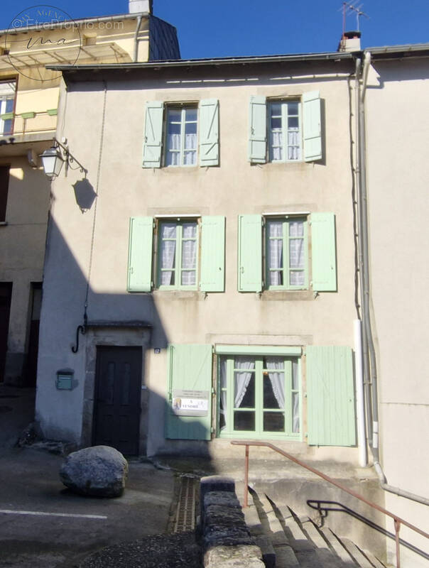 Maison à LACAUNE