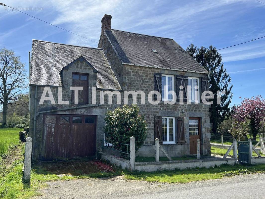 Maison à LA LANDE-DE-LOUGE