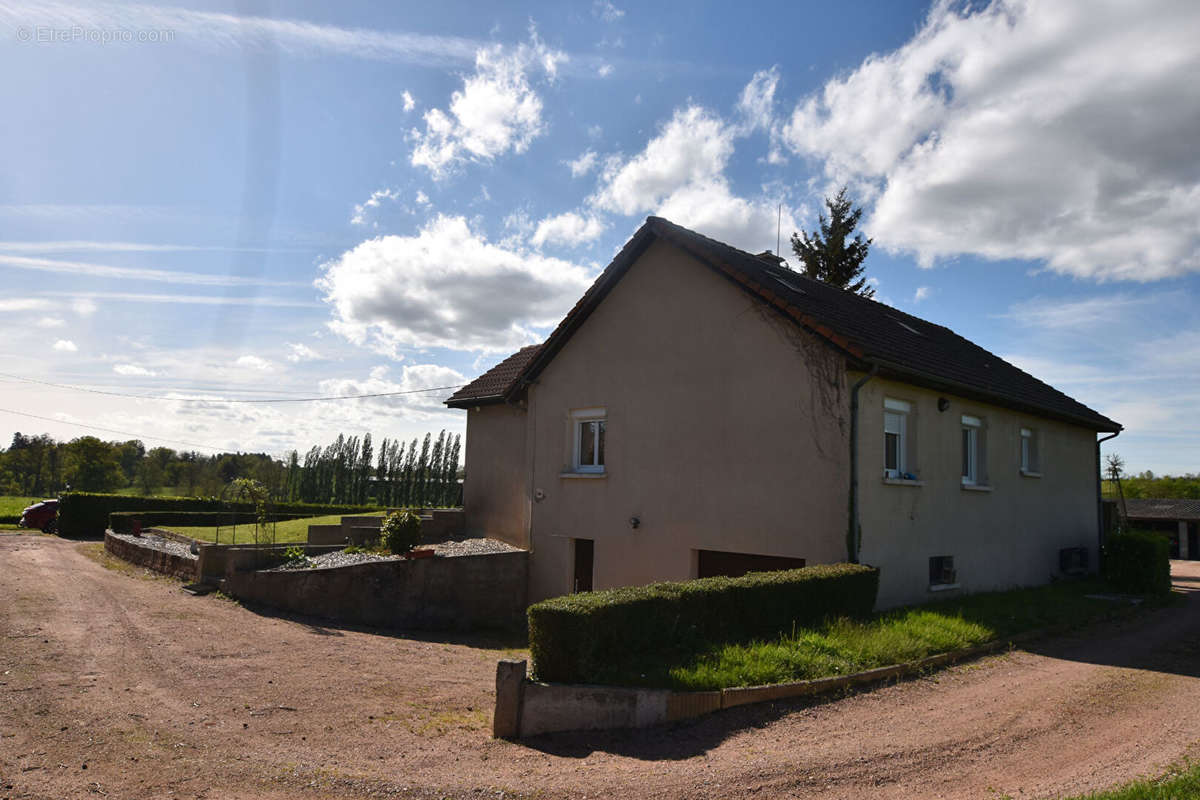 Maison à SAINT-GERAND-LE-PUY