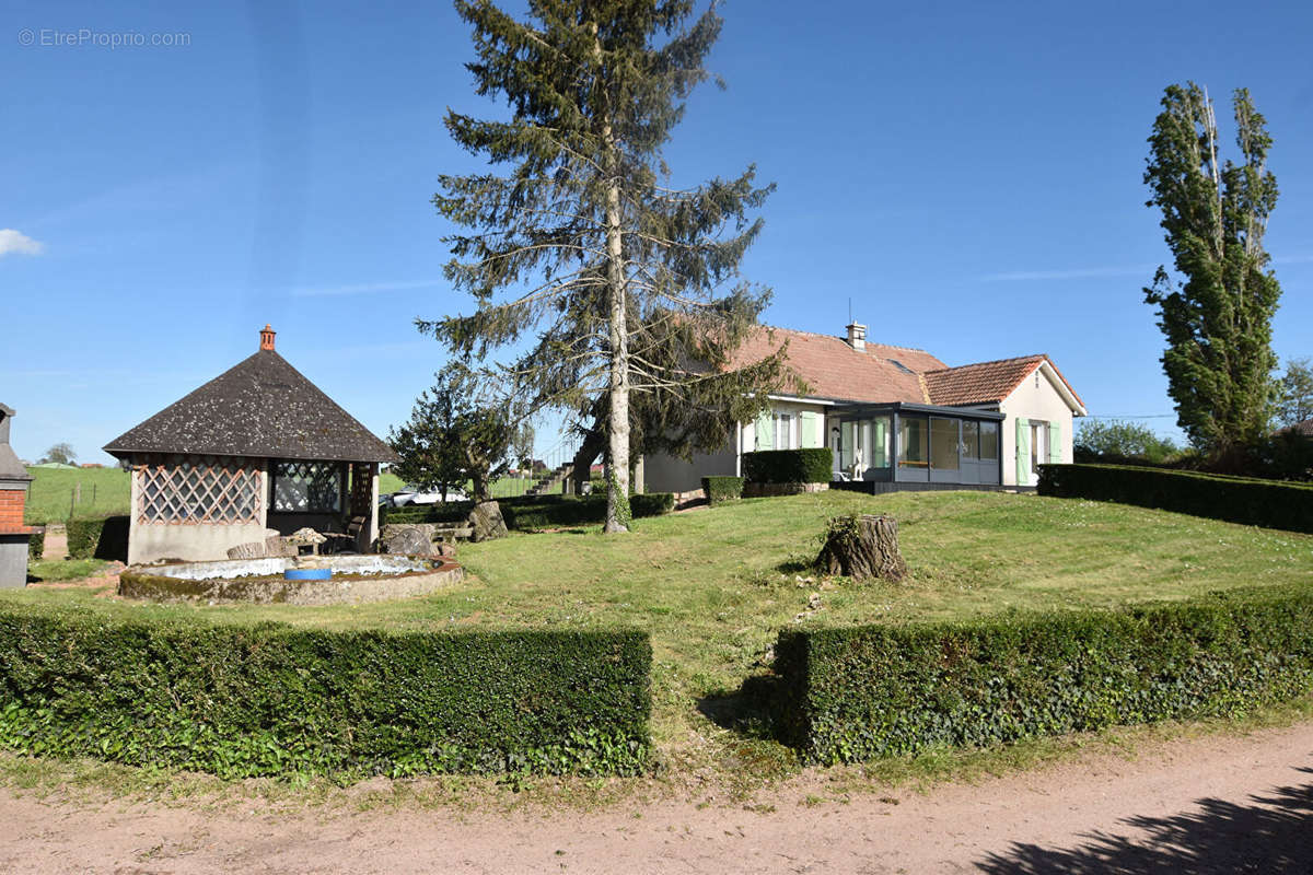 Maison à SAINT-GERAND-LE-PUY