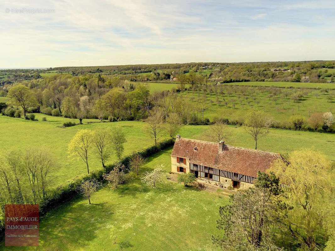 Maison à LES MONCEAUX