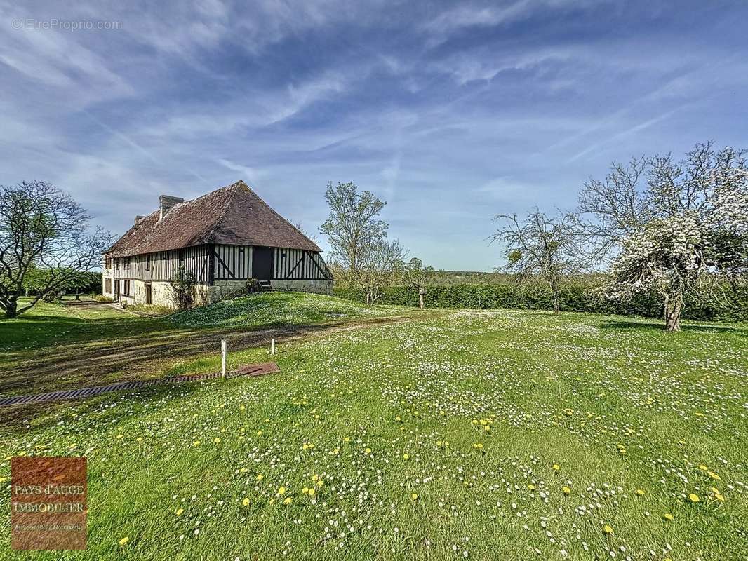 Maison à LES MONCEAUX