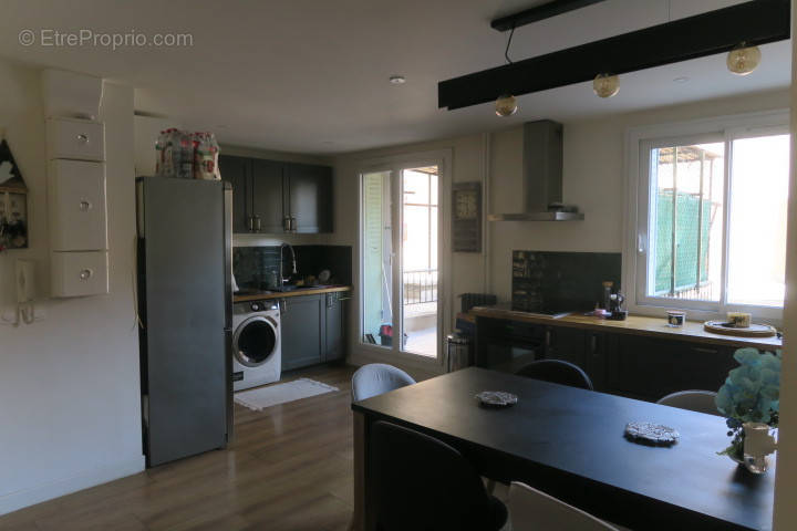 Appartement à MARSEILLE-5E