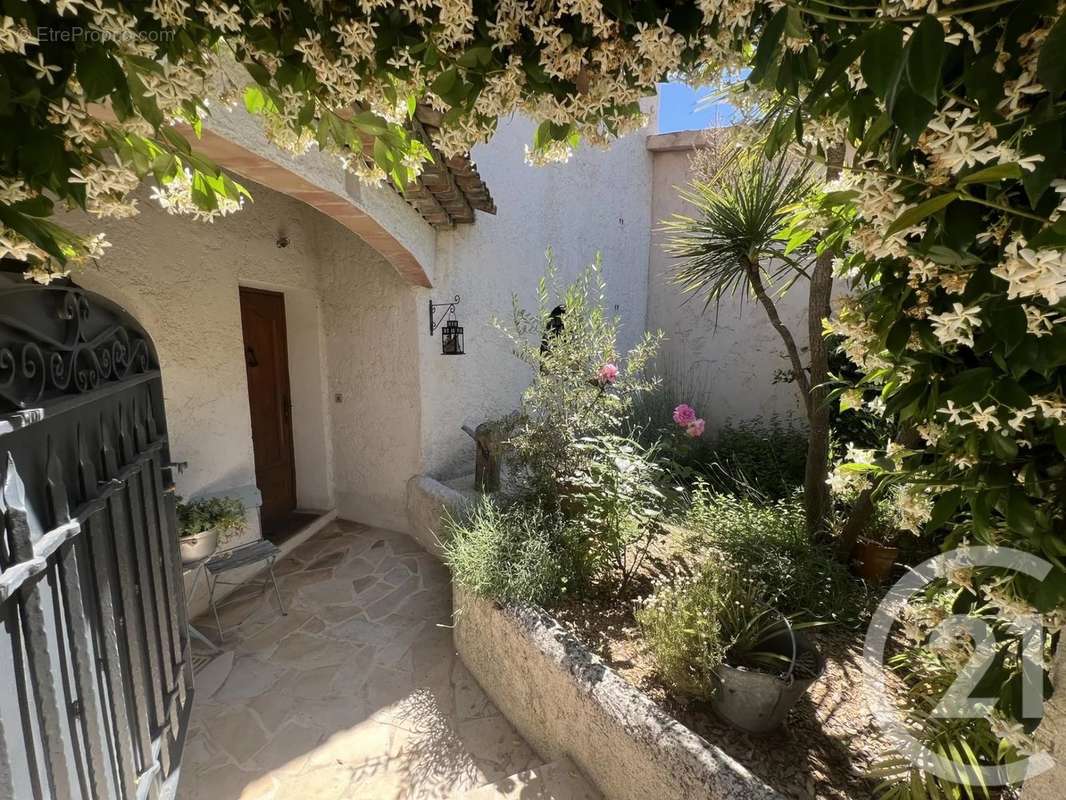 Maison à MOUGINS