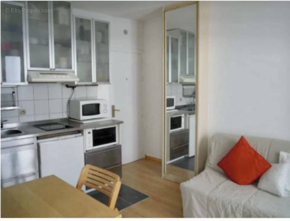 Appartement à PARIS-7E