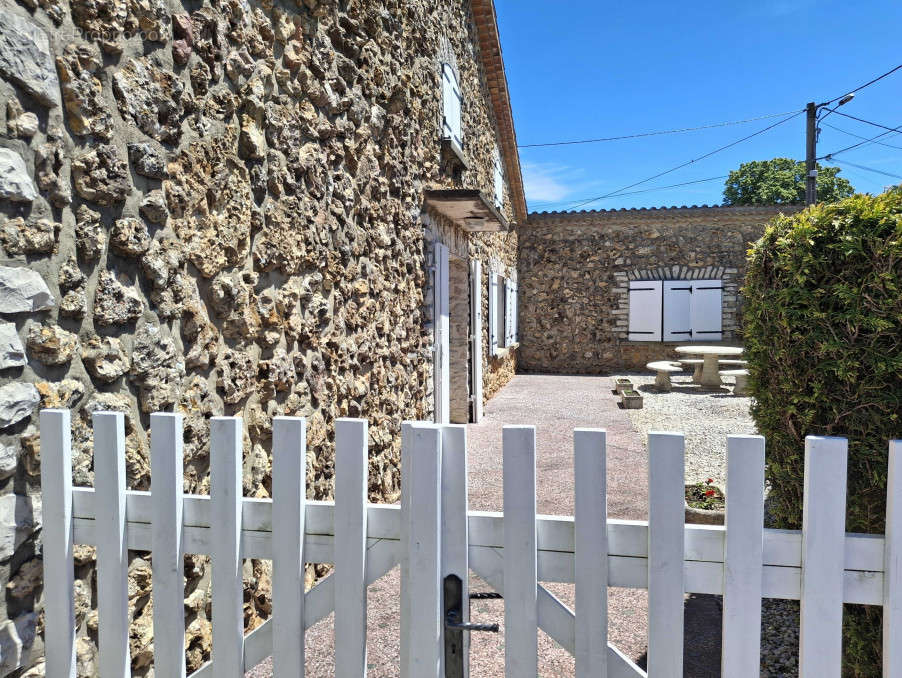 Maison à CHASSENEUIL-SUR-BONNIEURE