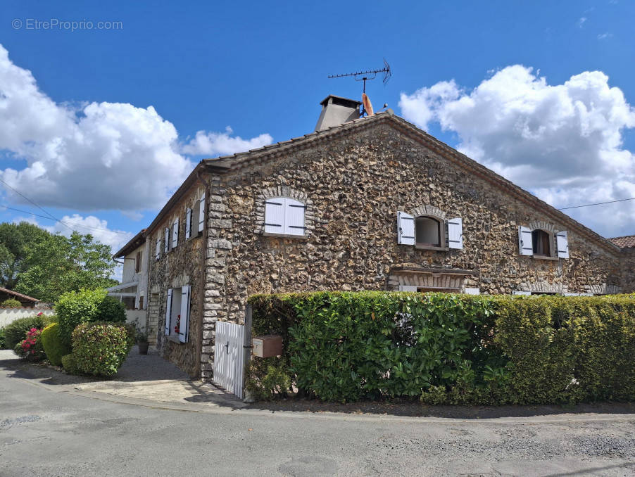 Maison à CHASSENEUIL-SUR-BONNIEURE