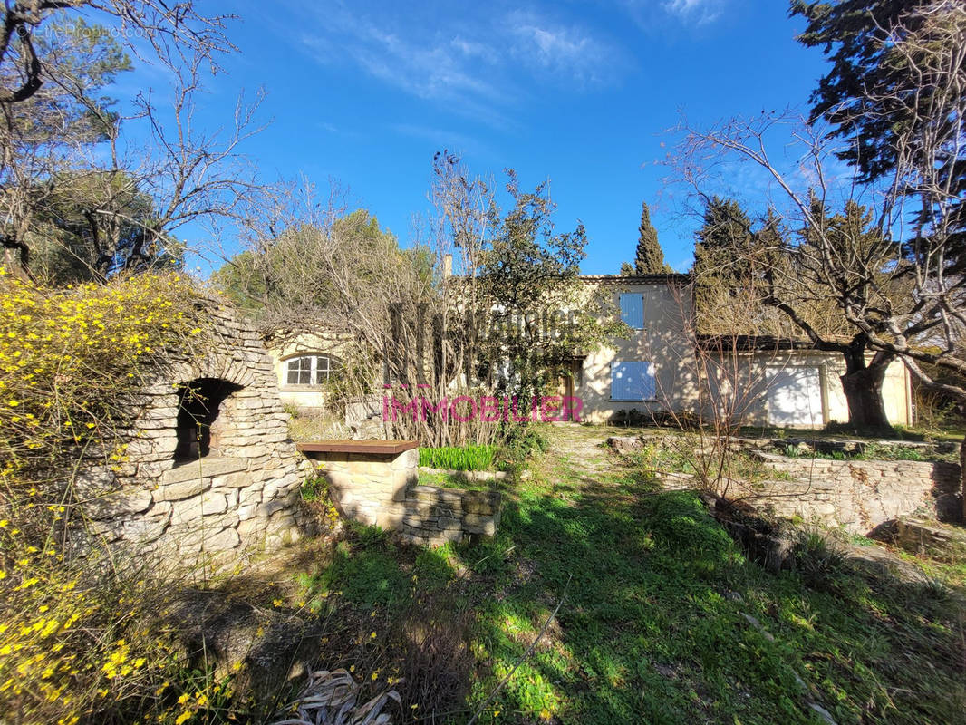 Maison à SAUMANE-DE-VAUCLUSE