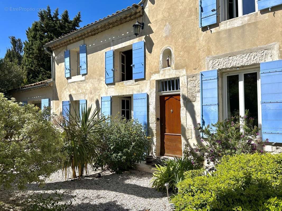 Maison à CHATEAURENARD