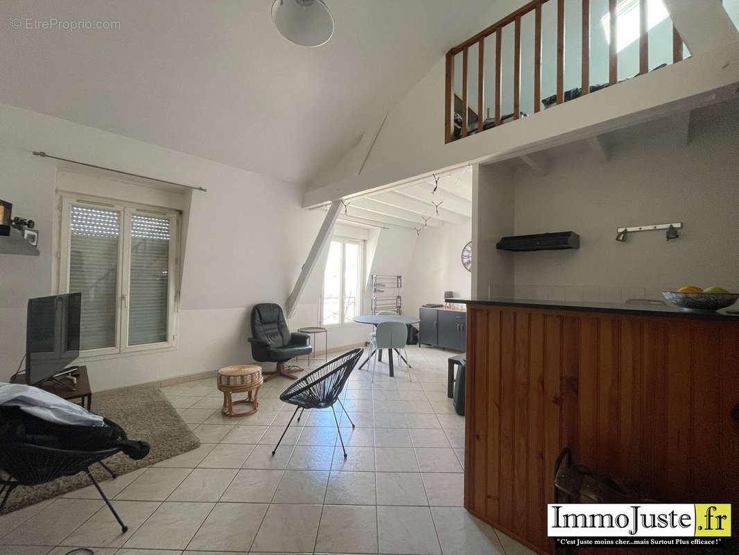 Appartement à MONDONVILLE-SAINT-JEAN