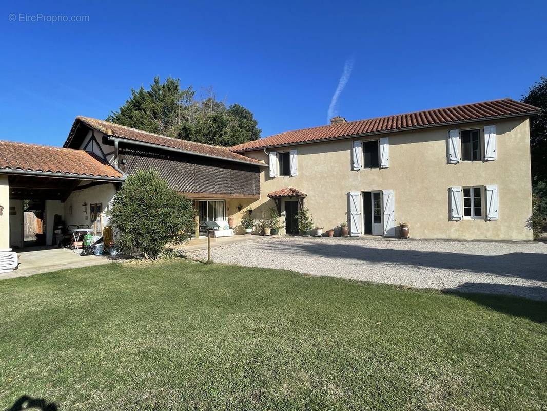 Maison à TRIE-SUR-BAISE