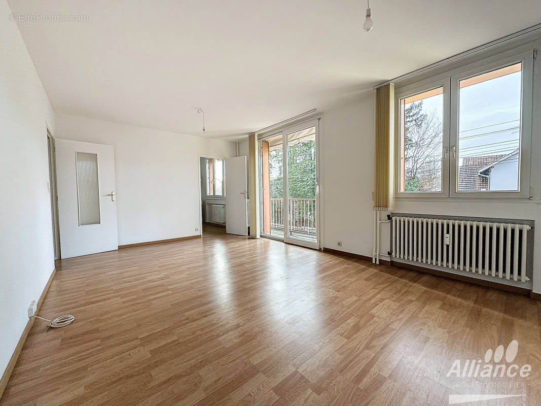 Appartement à VIEUX-CHARMONT