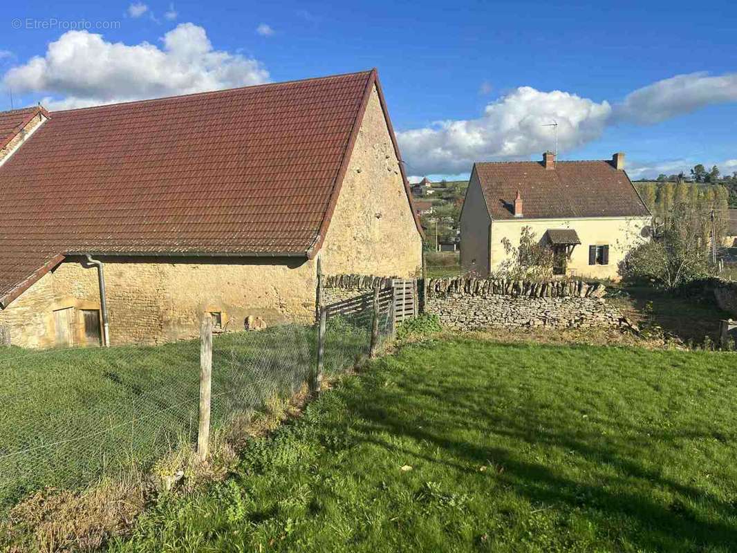 Maison à CHAROLLES