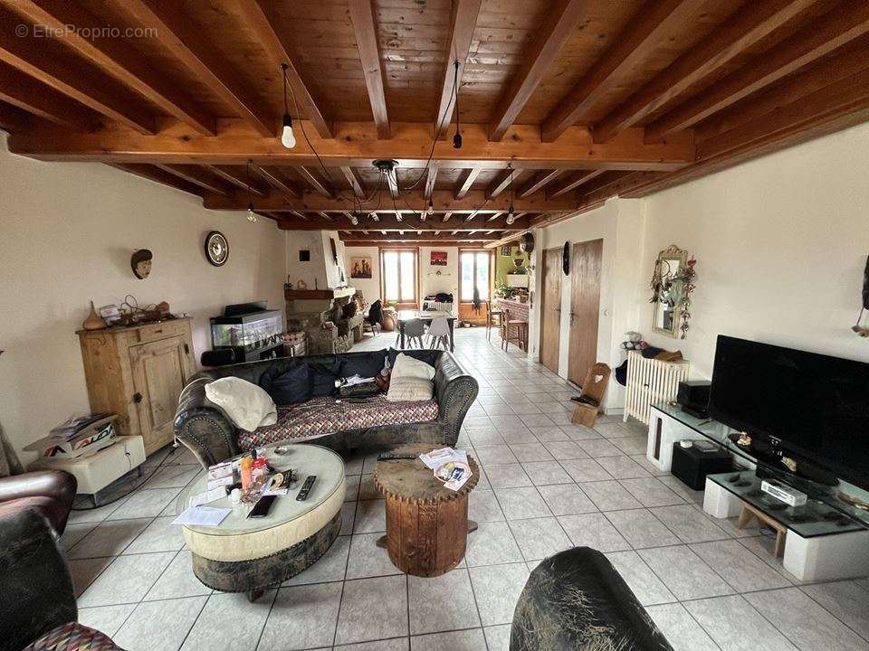 Appartement à MARLHES