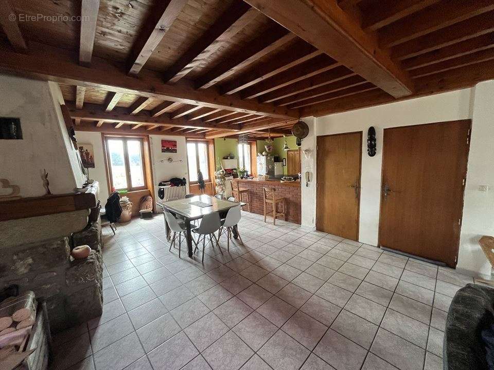 Appartement à MARLHES