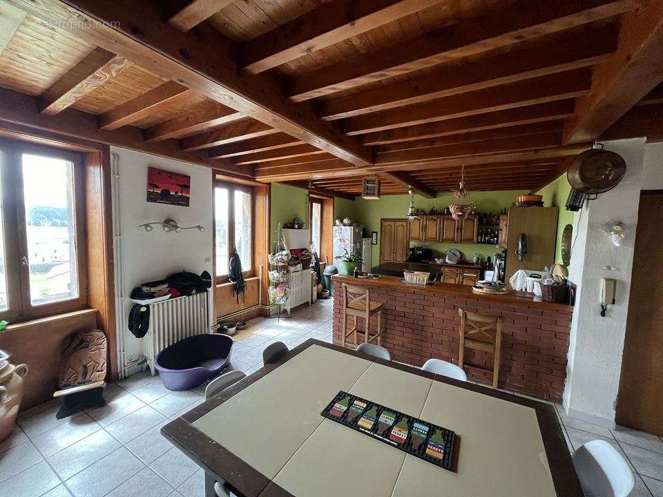 Appartement à MARLHES