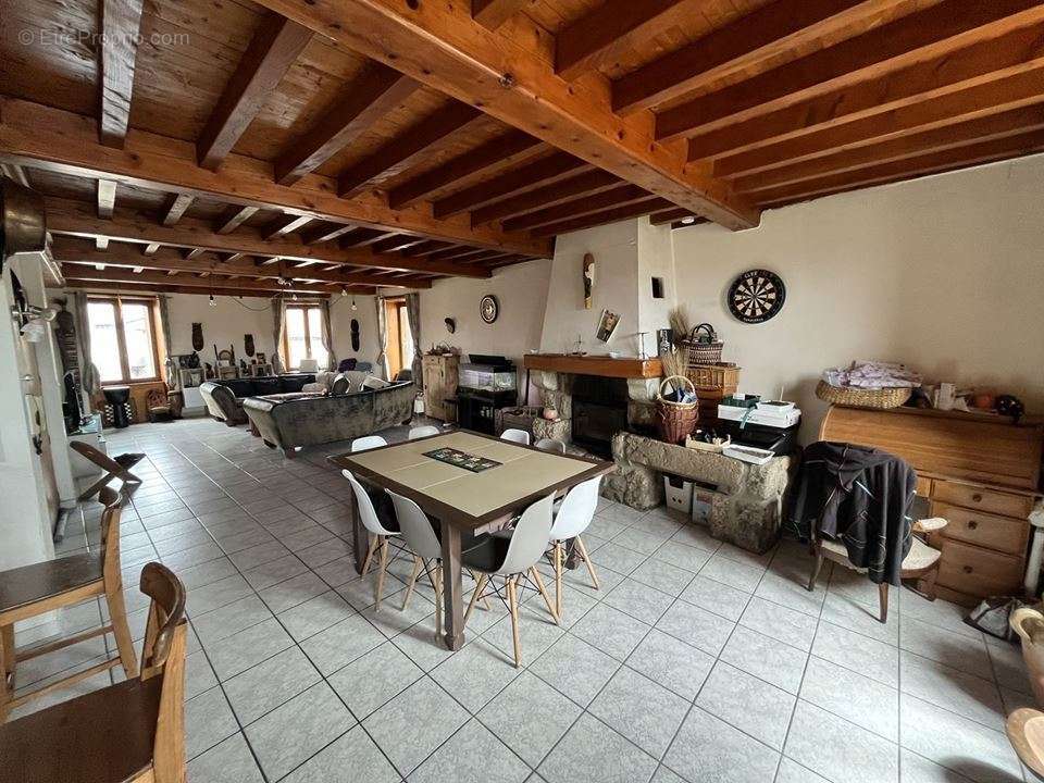 Appartement à MARLHES