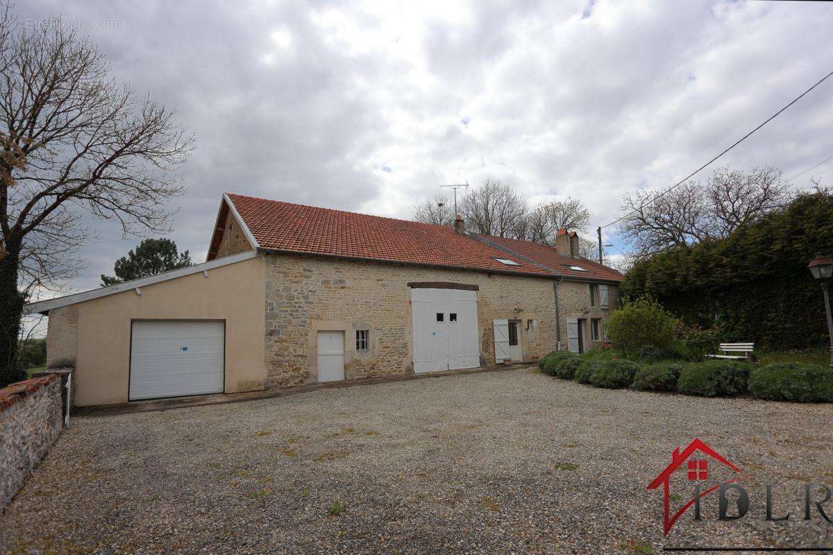 Maison à MANDRES-LA-COTE