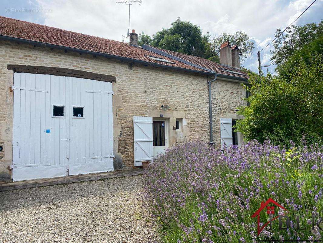 Maison à MANDRES-LA-COTE