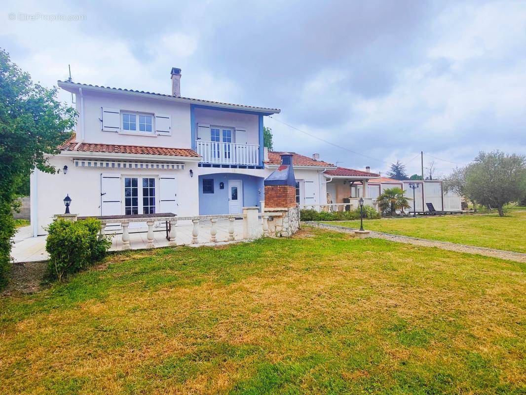 Maison à LA LANDE-DE-FRONSAC