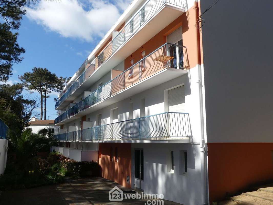 Résidence à proximité de la mer, du port et des commerces. - Appartement à JARD-SUR-MER