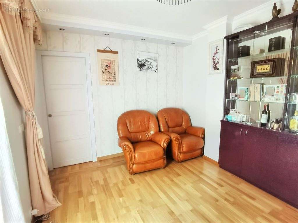 Appartement à PARIS-10E