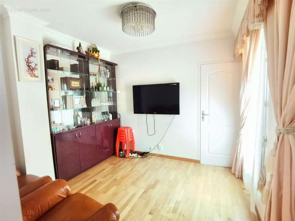 Appartement à PARIS-10E