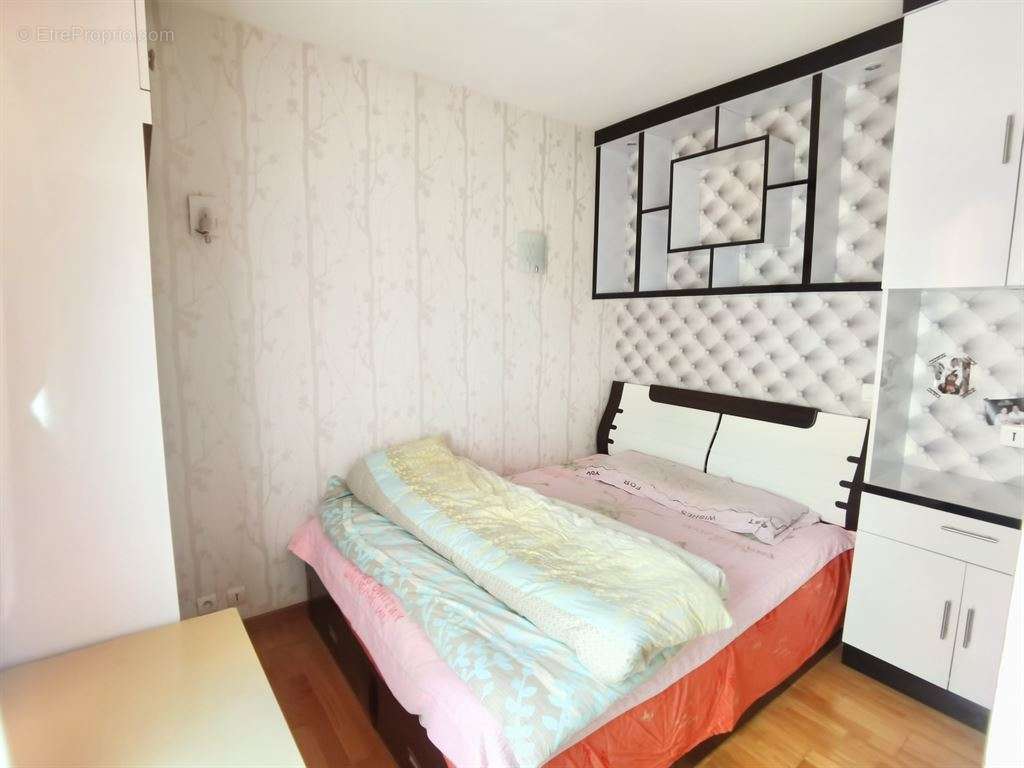 Appartement à PARIS-10E