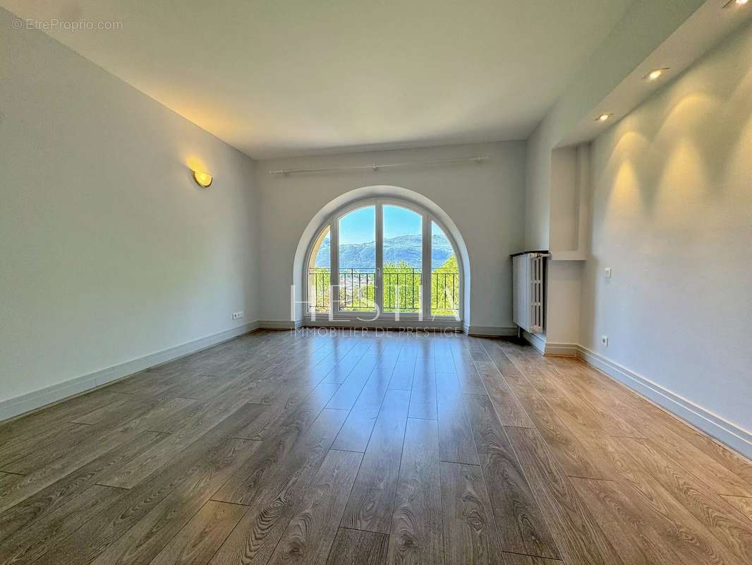 Appartement à AIX-LES-BAINS