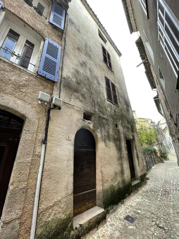 Maison à ENTRECASTEAUX