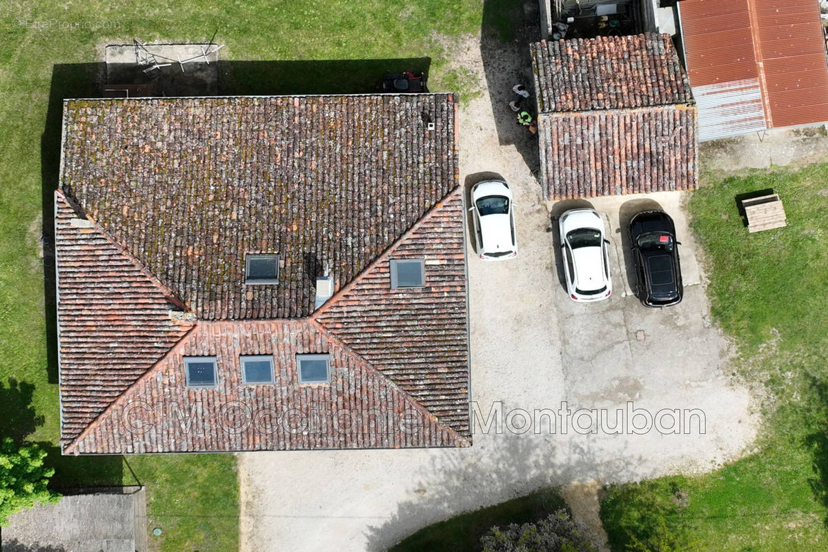 Maison à LACOURT-SAINT-PIERRE