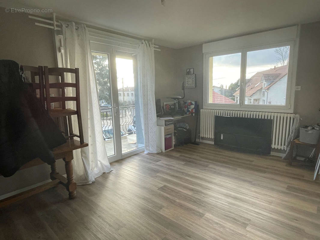 Appartement à VERCEL-VILLEDIEU-LE-CAMP