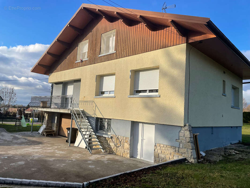 Appartement à VERCEL-VILLEDIEU-LE-CAMP