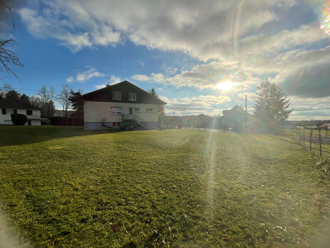 Appartement à VERCEL-VILLEDIEU-LE-CAMP