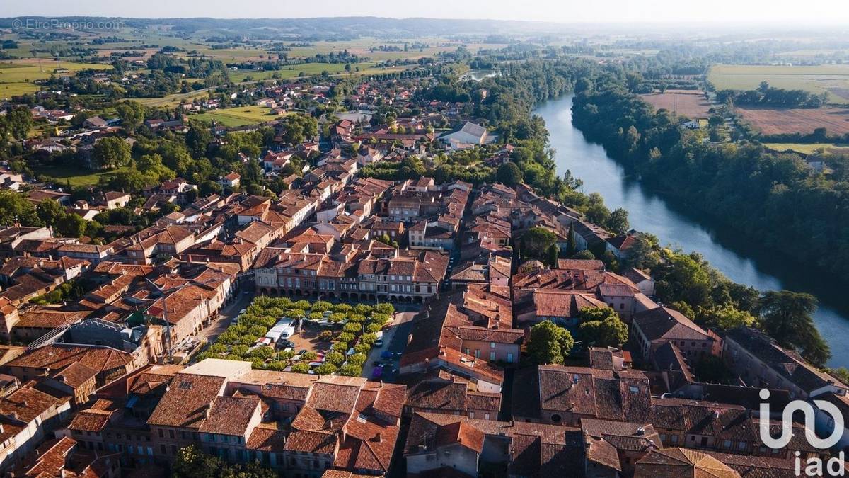 Photo 1 - Commerce à LISLE-SUR-TARN