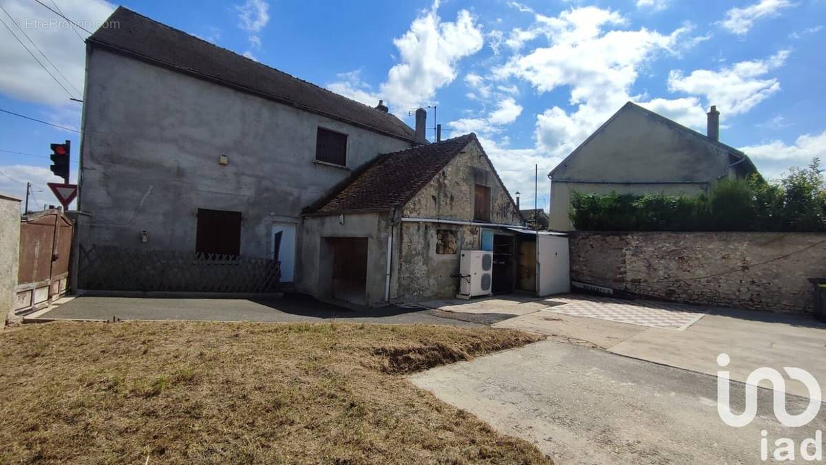 Photo 1 - Maison à CHATENAY-SUR-SEINE