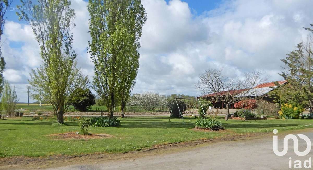 Photo 2 - Maison à NEUILLE-LE-LIERRE