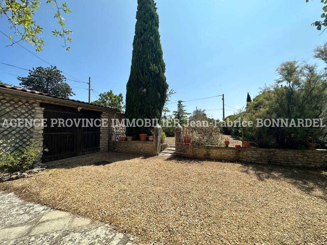 Maison à ROUSSET-LES-VIGNES