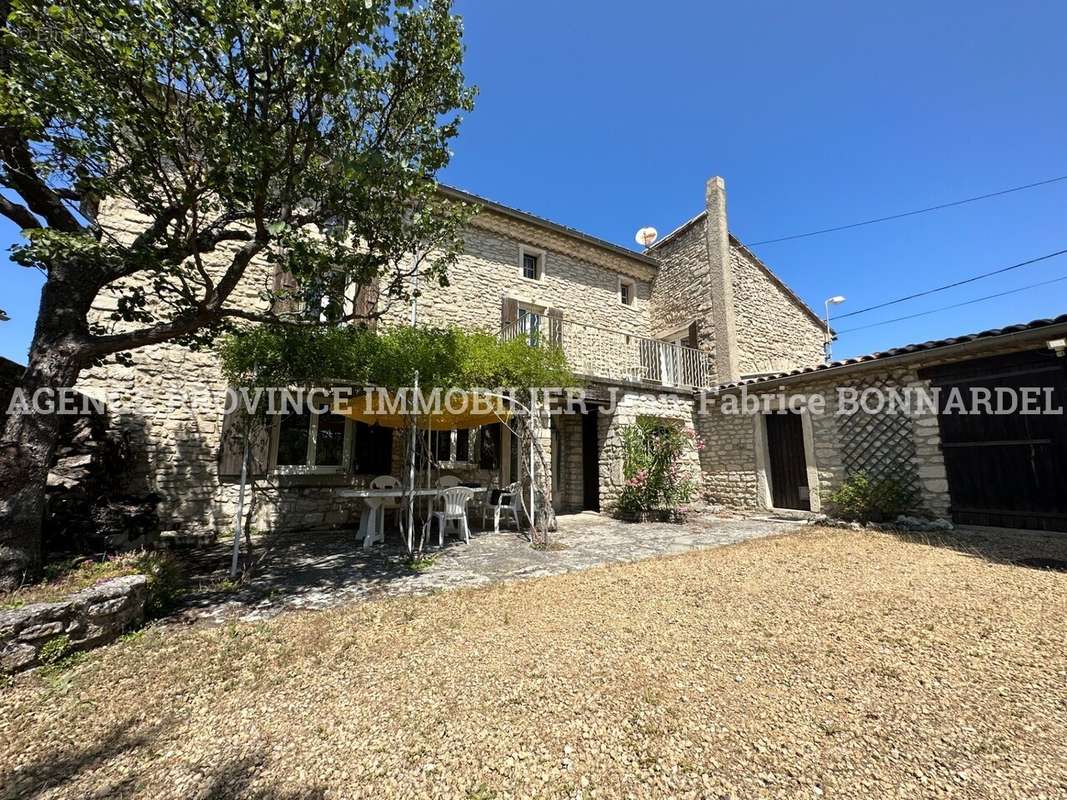 Maison à ROUSSET-LES-VIGNES