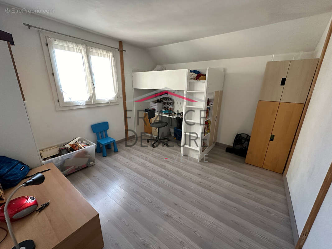 Appartement à BEAUCHAMP