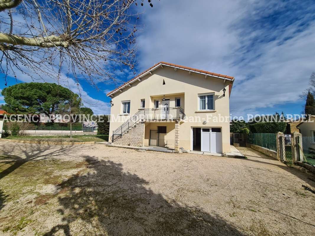 Maison à SAINT-PAUL-TROIS-CHATEAUX