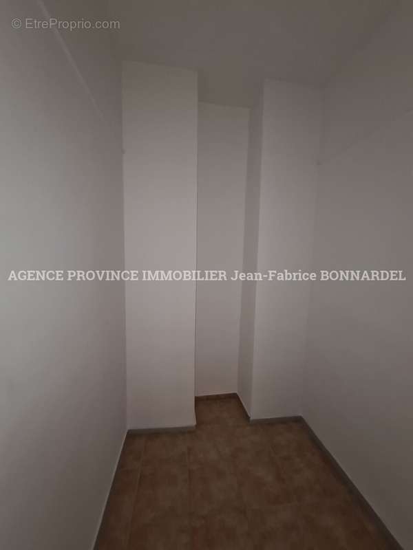 Appartement à SAINT-PAUL-TROIS-CHATEAUX