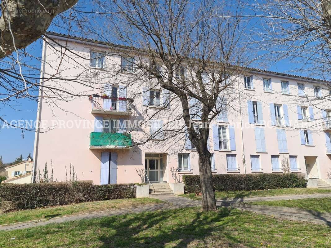 Appartement à SAINT-PAUL-TROIS-CHATEAUX