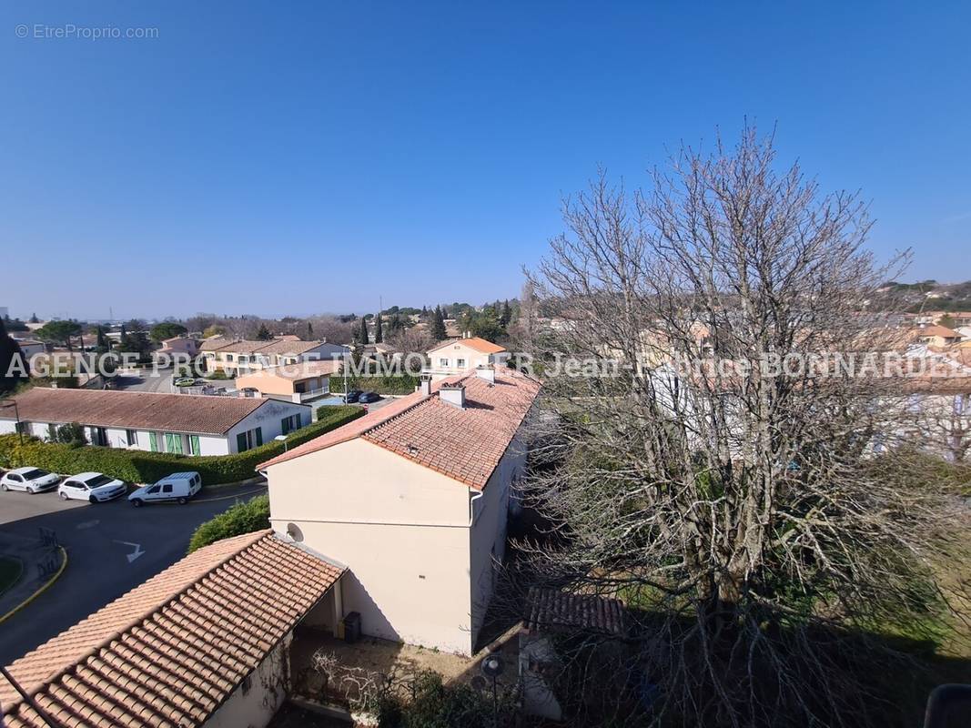 Appartement à SAINT-PAUL-TROIS-CHATEAUX